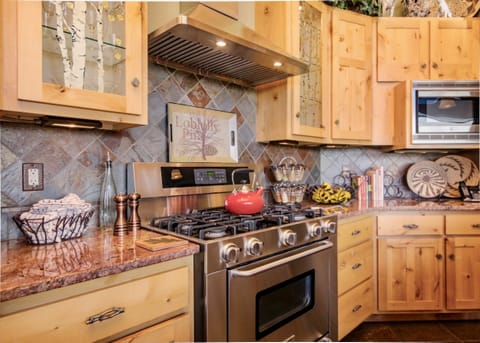 Room, Indoors, Furniture, Kitchen, Oven