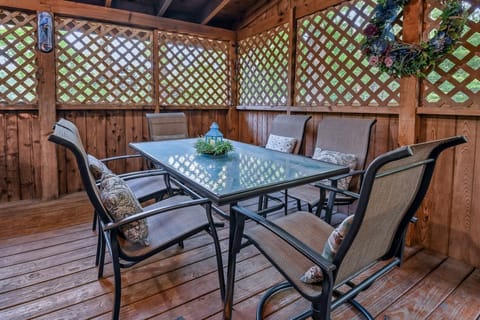 Indoors, Furniture, Table, Hardwood, Tabletop