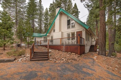 A charming cabin perfect for a family getaway!