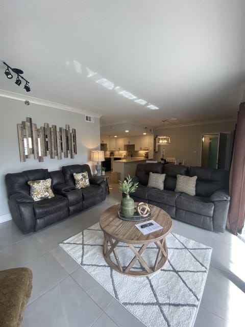 Living Room, Room, Indoors, Furniture, Couch