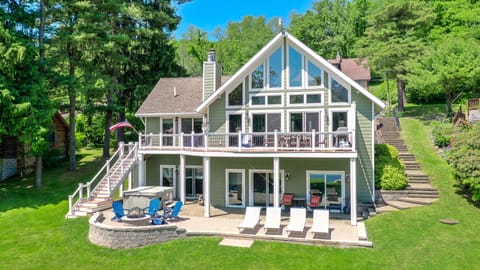 Welcome to Ski to Shore Chalet!