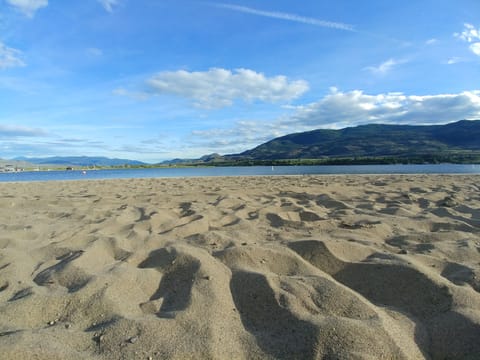 500' of private sandy beach