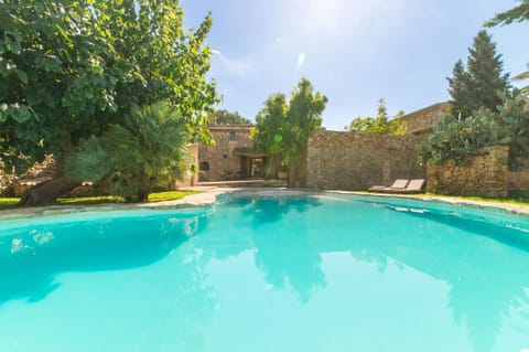 Beautiful villa with swimming pool