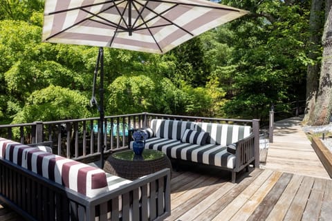 Lower Deck sitting area