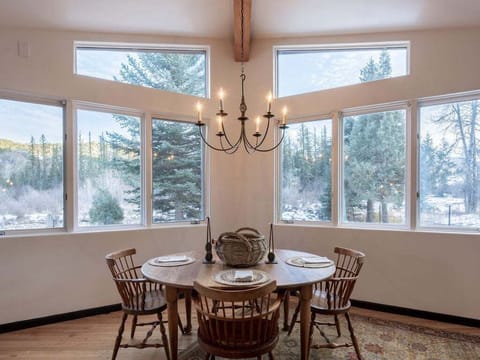 The views from the dining area are unbelievable!