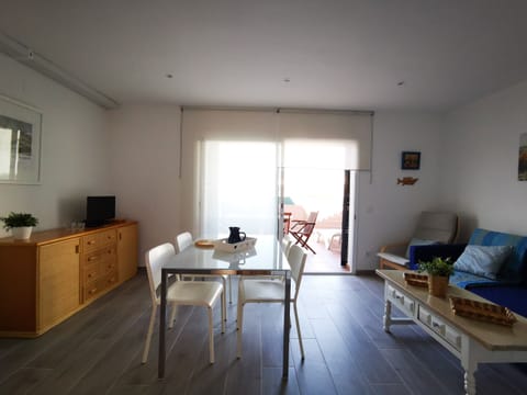 beach - house 4 pers. dining room