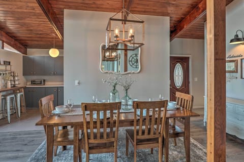 Dining Area | Main Level