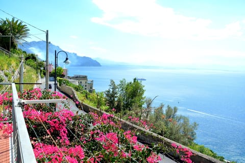 Panorama mozzafiato dal balcone di casa 