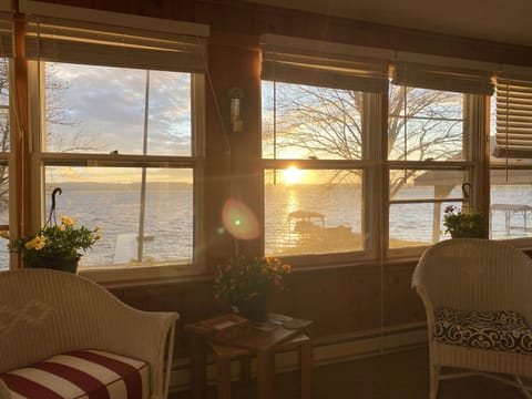 Every sunset is beautiful on the lake