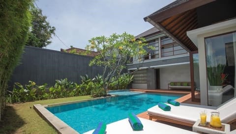 3 BR ENTRD Modern Villa Seminyak