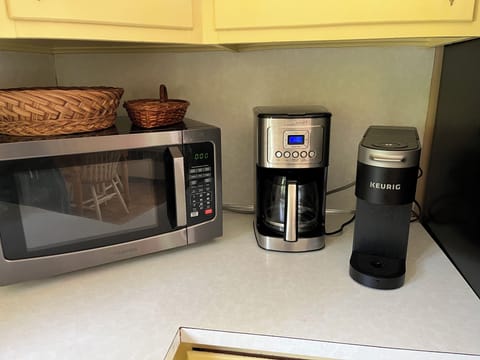 Kitchen - coffee maker and Keurig.
Lots of kitchen gadgets! 
