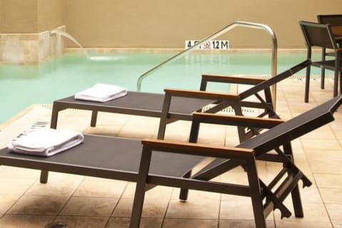 Recently Remodeled Private Pool w/Waterfall w/your own personal courtyard.