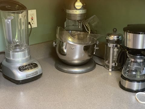 chrome small appliances, Corian counters