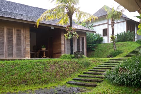 Modern Wooden House in Canggu Resort