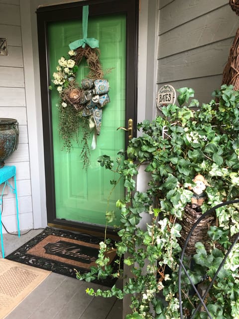 Entrance/Front Porch