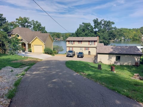 Plenty of parking for cars and boat trailers