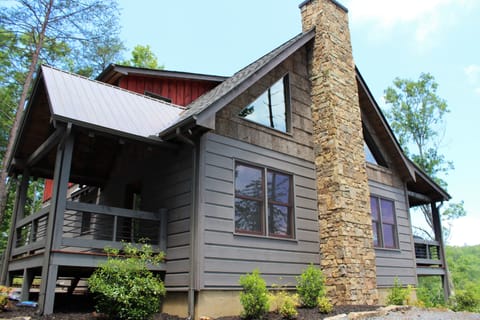 View of the cabin from the driveway.