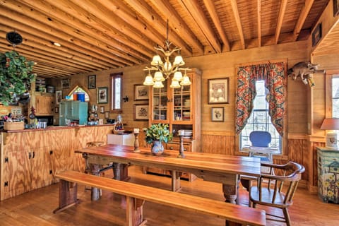 Dining Area | Dishware & Flatware