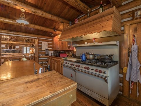 Cook your favorite meal | Main Level