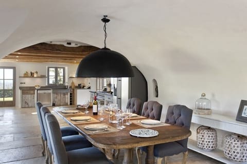 Spacious and refined indoor spaces make our house a comfy all year destination.