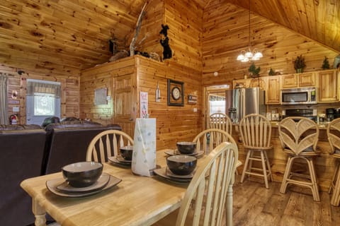 Sevierville Cabin Rental - Three Bears - Dining area and kitchen