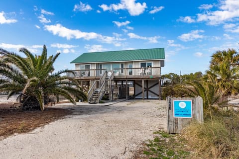 Welcome to Island Sand Dollar!