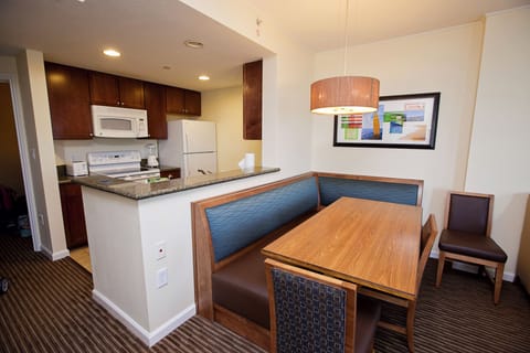 2 Bedroom Deluxe Ocean View