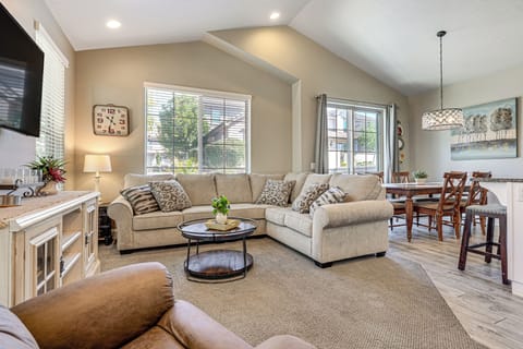 Washington Vacation Rental | 3BR | 3.5BA | 1,812 Sq Ft | 3 Steps Required