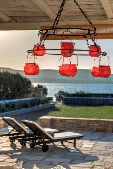 Beachfront villa with stunning sea view . Villa in Paros, Greece