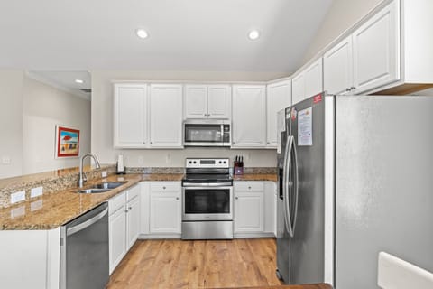 Fully equipped kitchen to help make meal prep a breeze. 