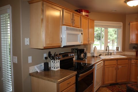 Fully equipped kitchen