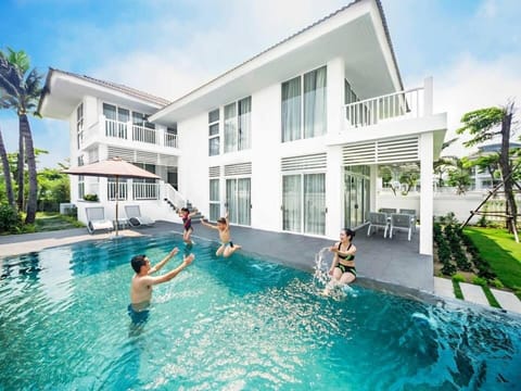 V4B- YOUR REFINED LUXURIOUS PARADISE