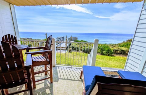 Beach at your backdoor!