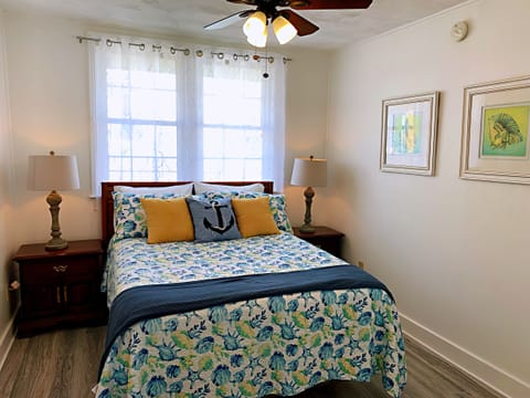 Luxury queen bed with high quality linens 