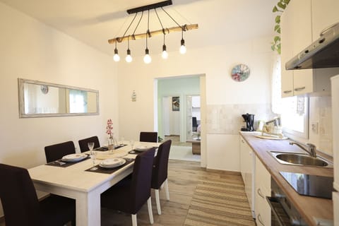 Apartment Rustica with pool view