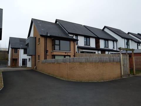 Access to house by rear gate