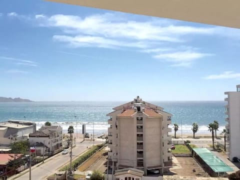 Frente al mar comodono cerca al casino.
