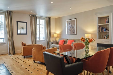 Spacious Elegant Living Area in the heart of the Marais
