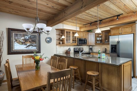 Spacious Dining Area