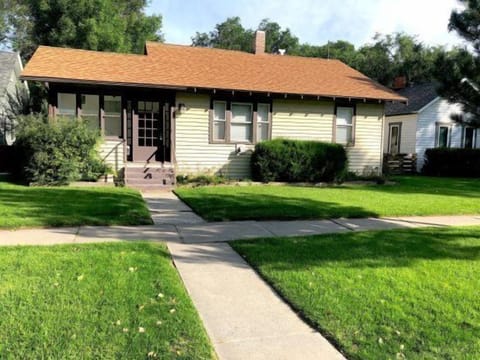 Welcome to Cottonwood Cottage- easy walking distance to historic downtown Cody.