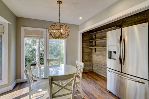 10 Wren Drive - Fully Equipped Kitchen