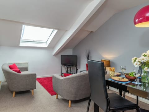 Lovely living and dining areas | Porto Seguro, Brixham