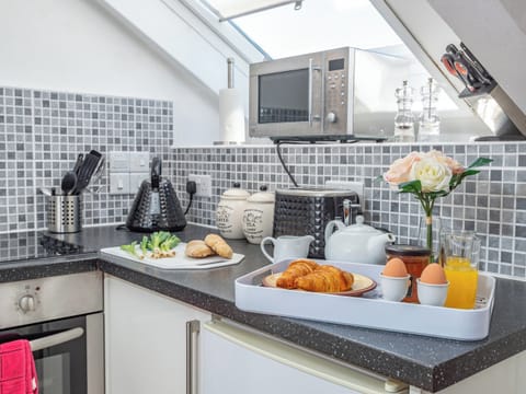 Well appointed kitchen | Porto Seguro, Brixham