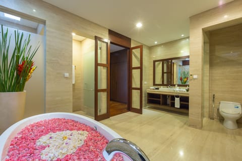 Modern Spacious 3 BR Villa Seminyak ENTR
