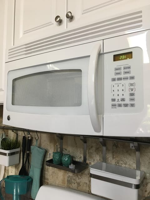 Everything you need to cook a full meal.