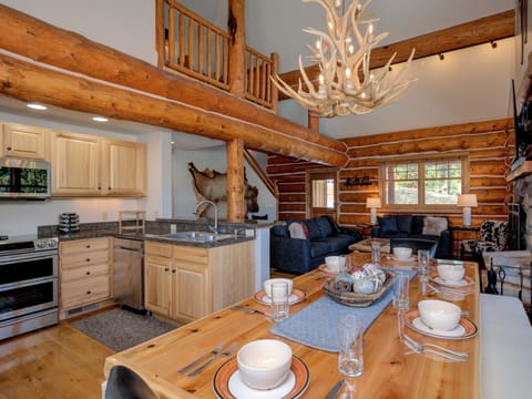 7 Little Shadow Catcher, Dining, 2