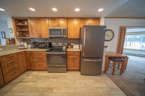 Modern, fully equipped kitchen