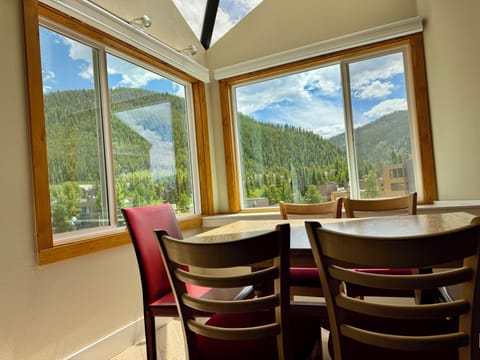 Dinner with a Mountain View #summer