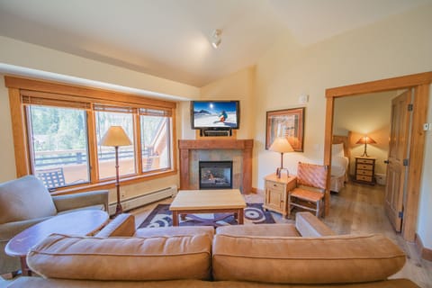 Beautiful top floor condo at The Springs