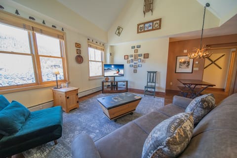 Beautiful top floor Silver Mill condo
